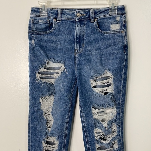 American Eagle Destroyed Acid Wash Mom Jeans Size 2 - Picture 3 of 13